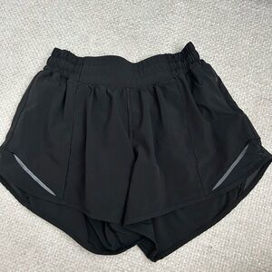 Lululemon Hotty Hot short 4”